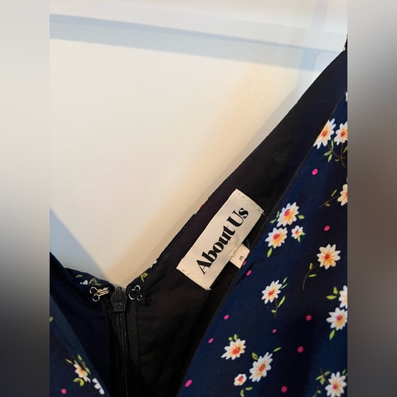 About Us Navy Floral Mini Dress - Picture 5 of 5